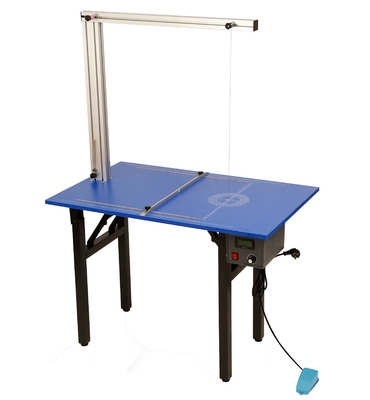 tagliatrice del cavo della schiuma di 160W 110V-240V con le gambe della Tabella del metallo